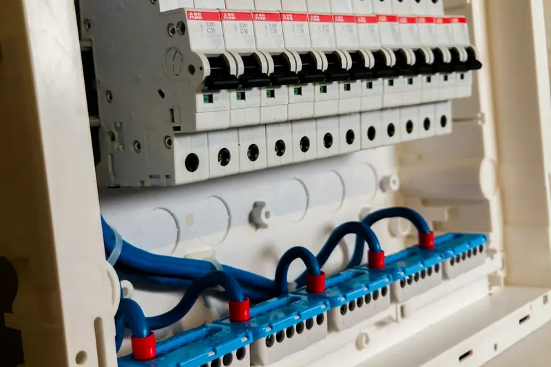Disjoncteurs dans un panneau électrique